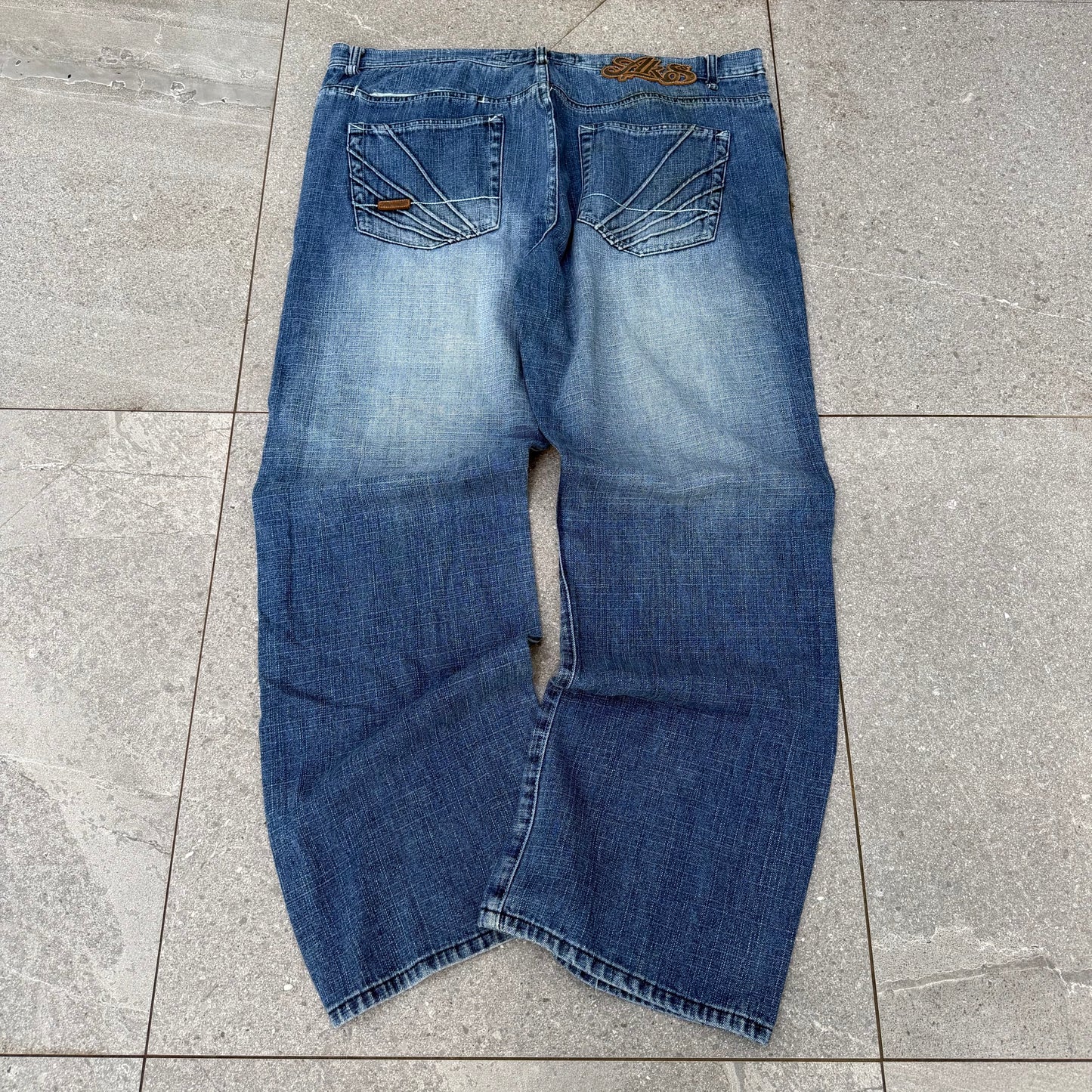 tidyyyy akademik bootcuts - 40x32”
