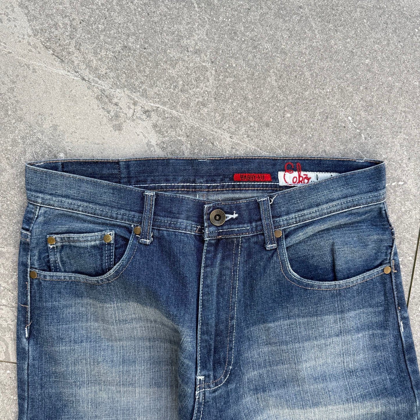 ecko embroidered backhits - 34x34”