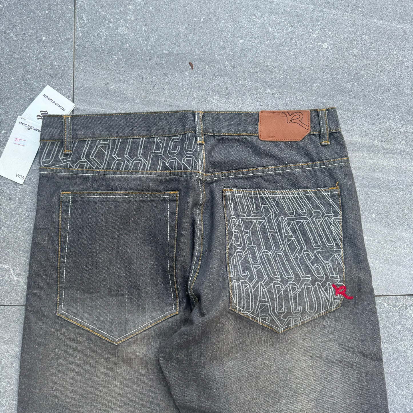 deadstock rocawear jeans - 36x32”