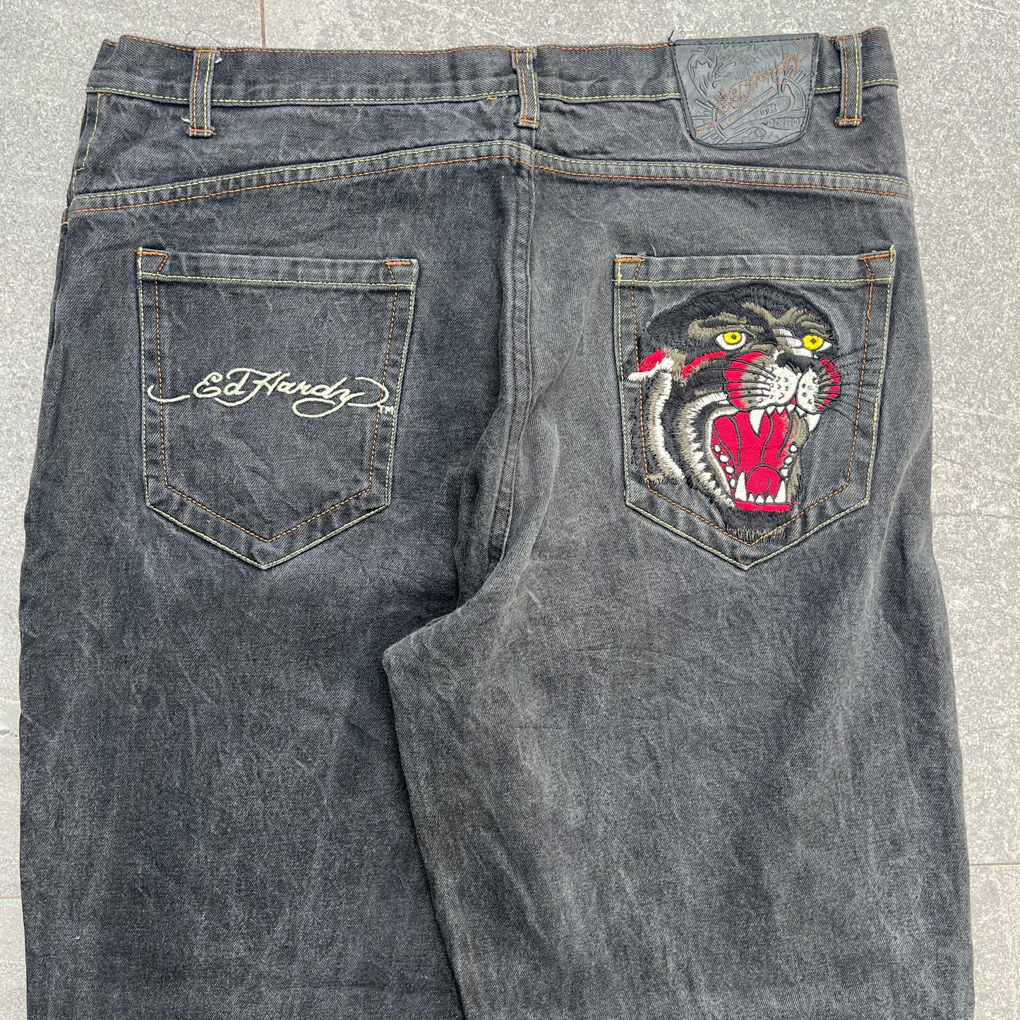 baggy ed hardys - 38x32”