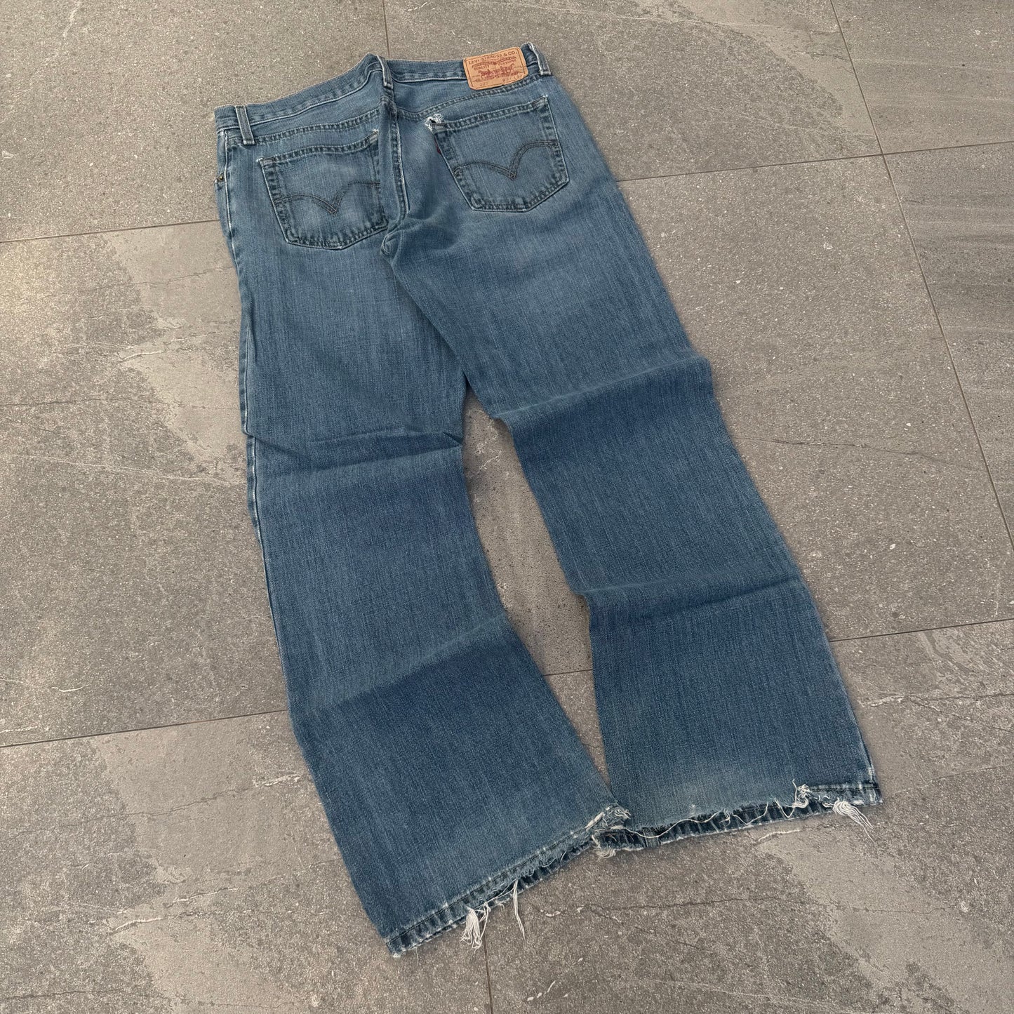 gorgeous low rise bootcuts - 34x32”