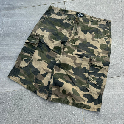 jacks camo shorts - 36”