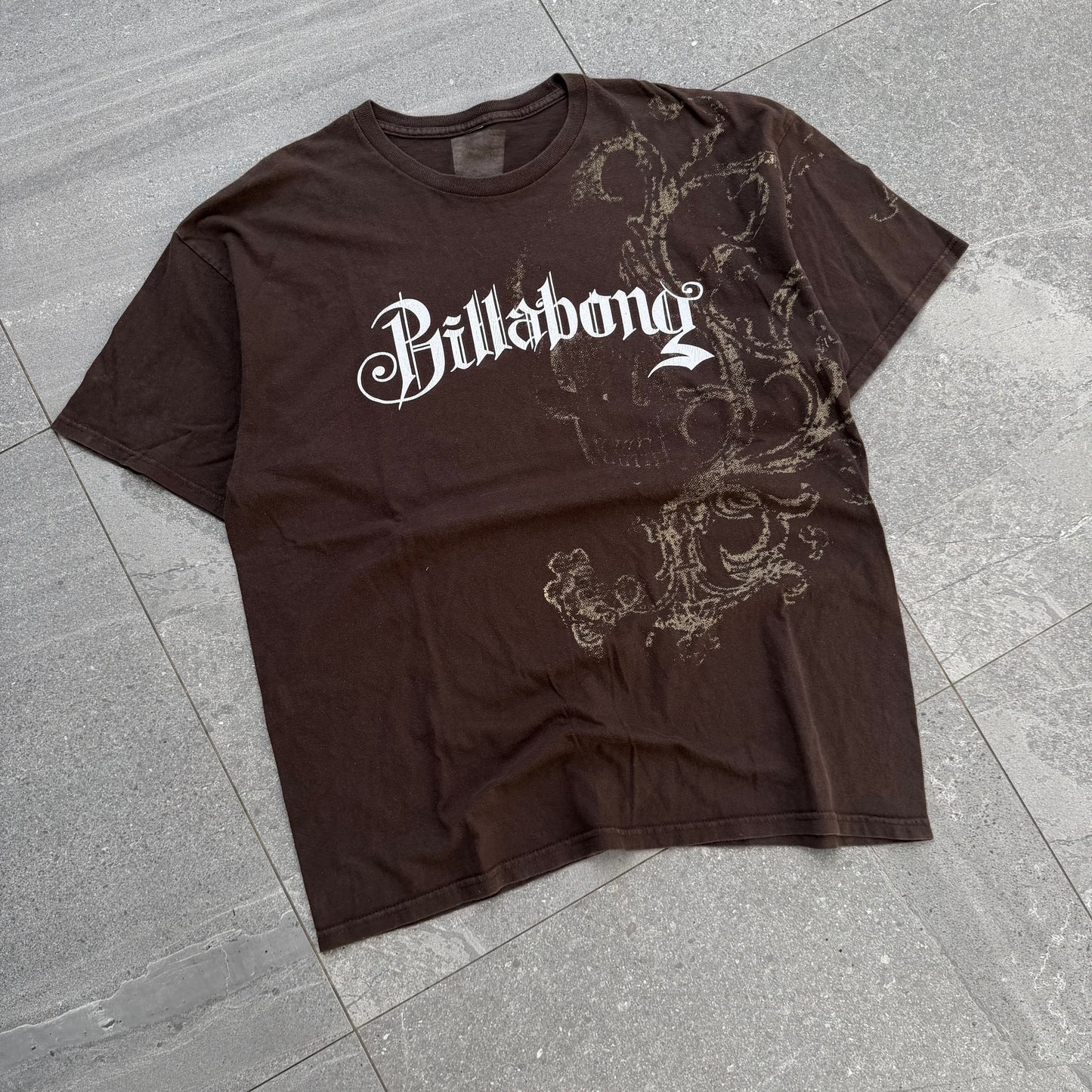 grail billabong skull tee - XL