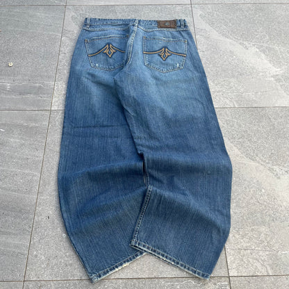 fat pelle pelles - 38x33”