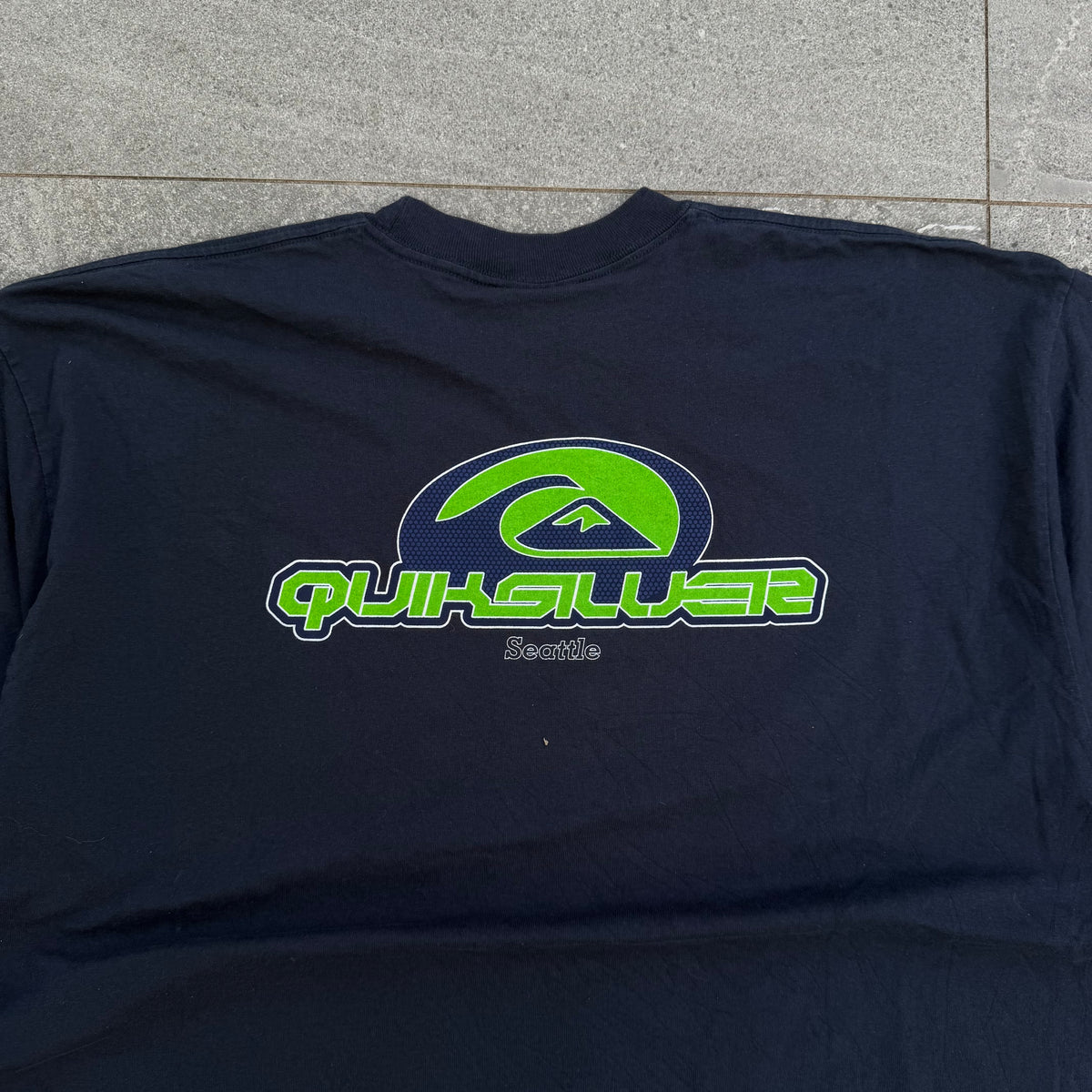 TS SO TUFFFFF - quiksilver size XL