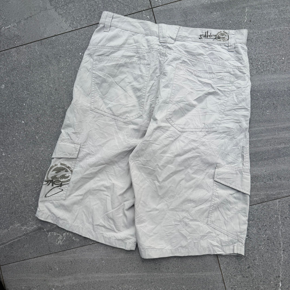 holy fuckkk 3/4 spec billabong shorts - 33”