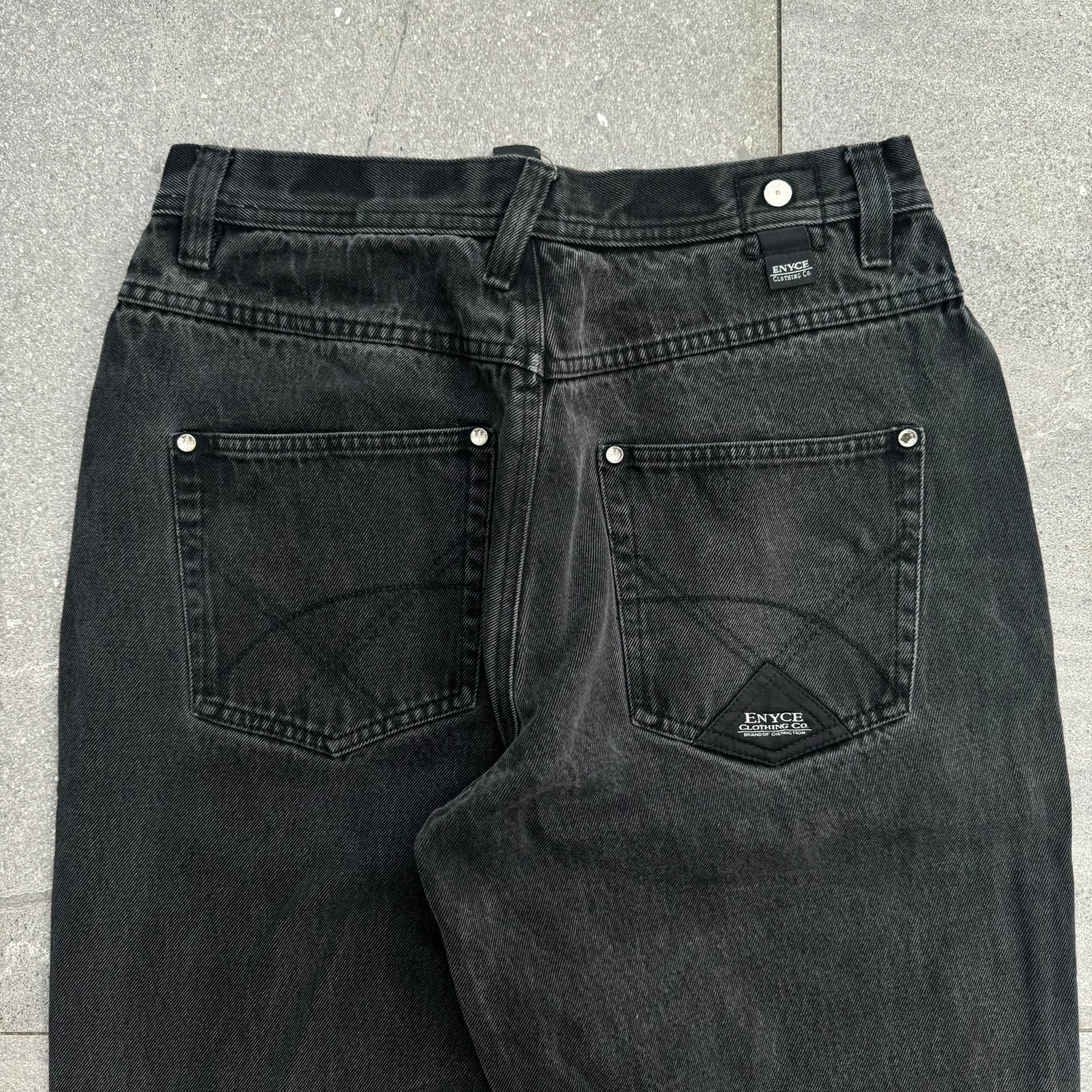 enyce daily’s - 30x29”