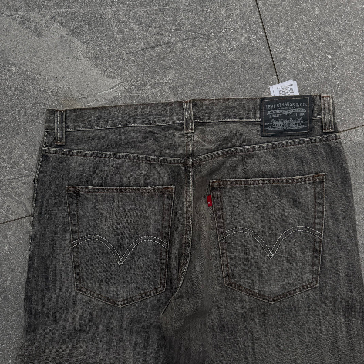 levi’s 569 loose straight - 37x30”
