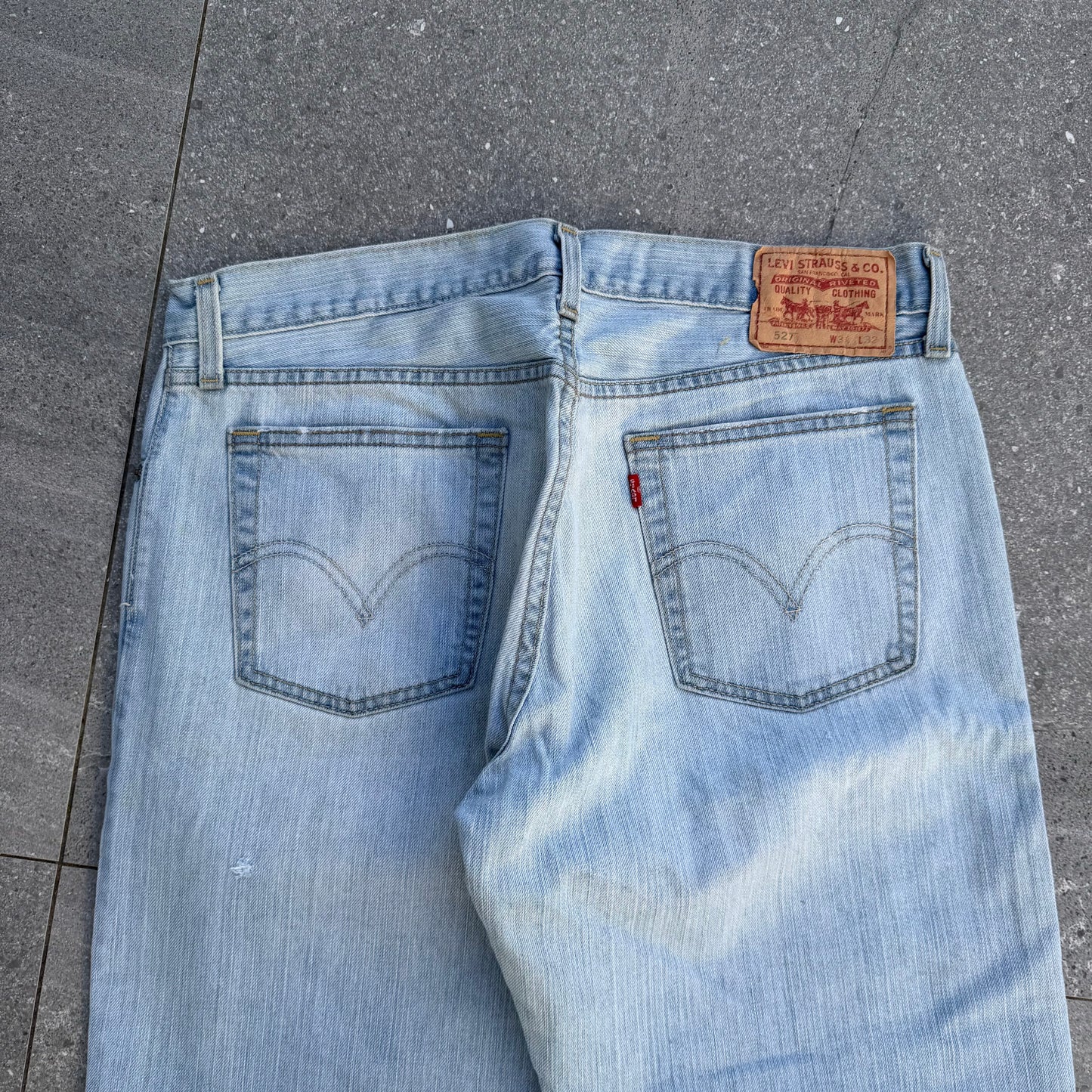 gggGOATED icewash levi’s - 34x33”