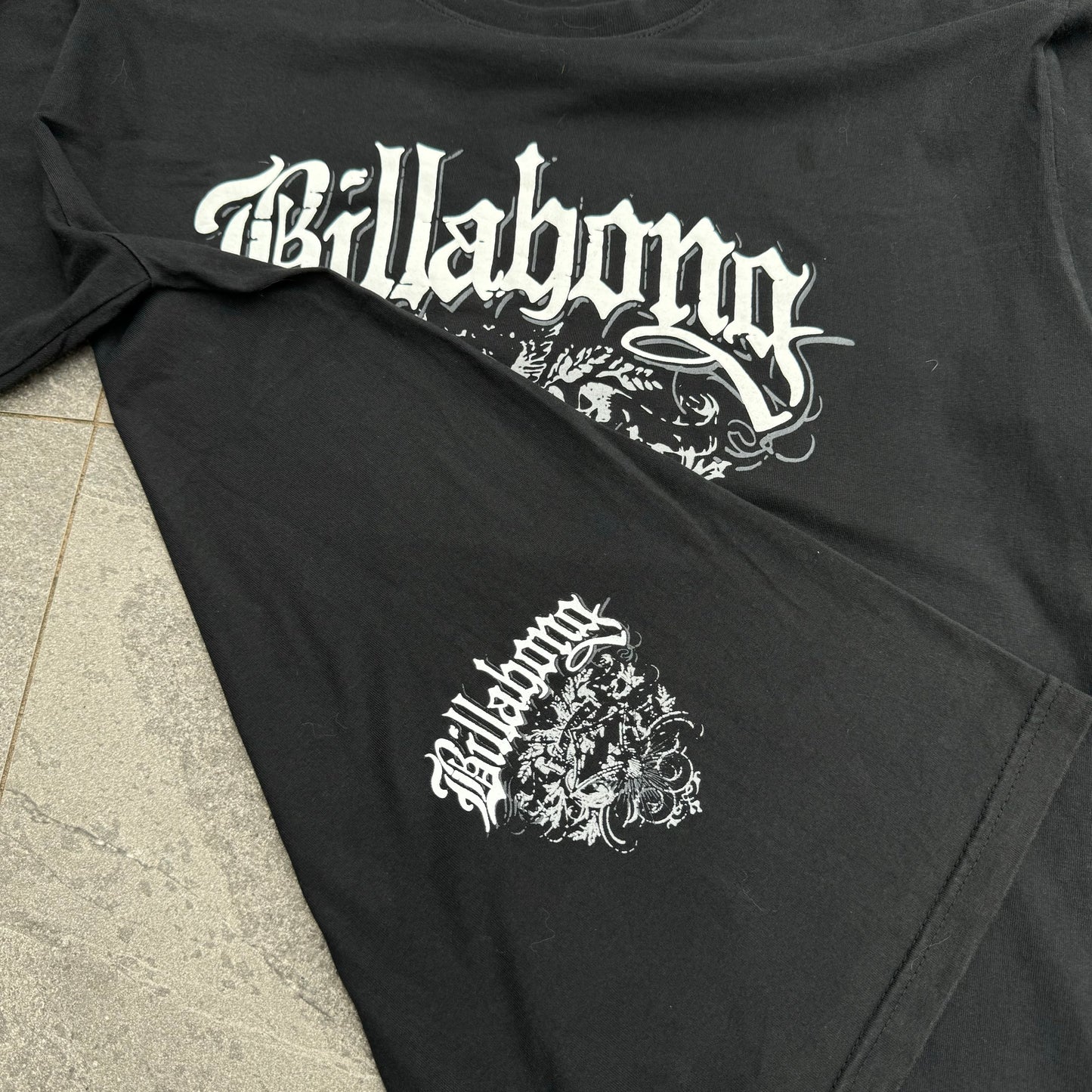insane billabong tee - L