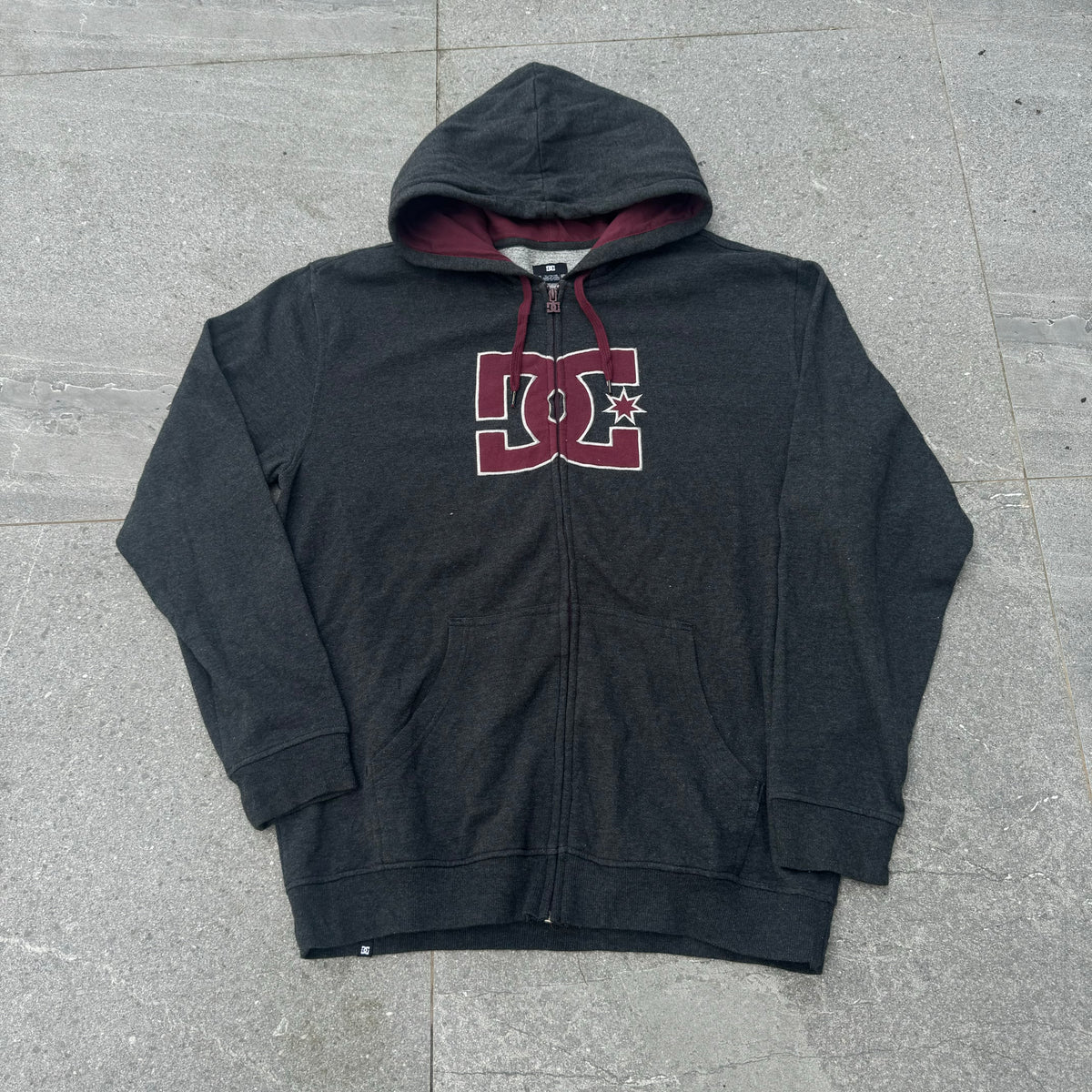 maroon DC zip - XL