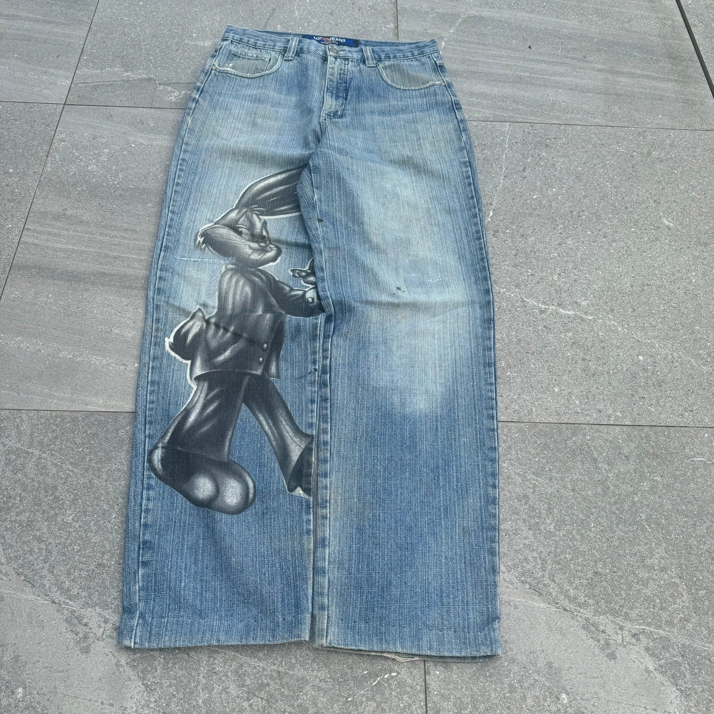 lot29 bugs bunny jeans - 32x32”