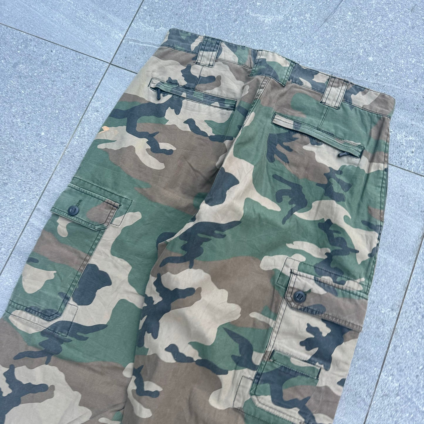 no boundaries camo grails - 34x34”