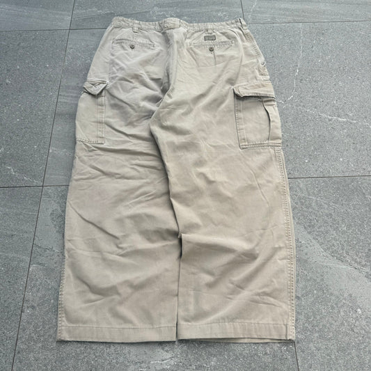 goated PHAT tommy hilfiger cargos - 36x28”