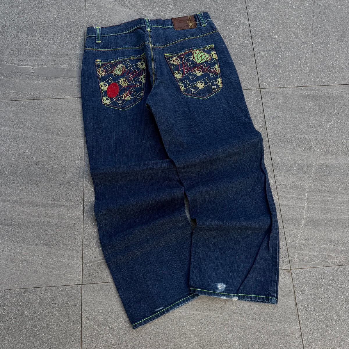 songs jeans 🎵 - 36x31”
