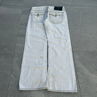white trueyz - 36x31”