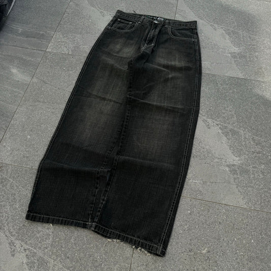 dodeca southpole sand fades - 34x33”
