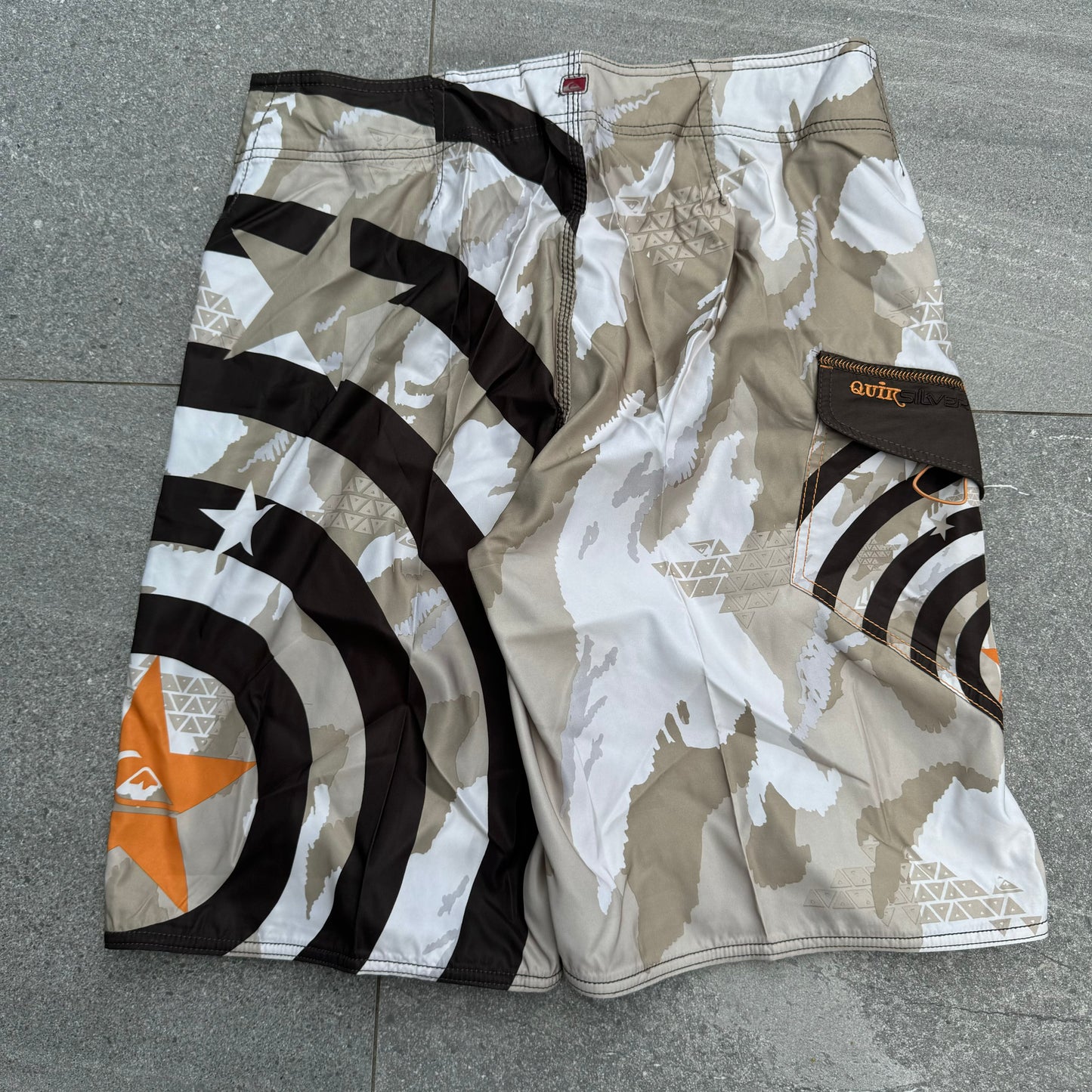 quiksilver boardies - 34x11”
