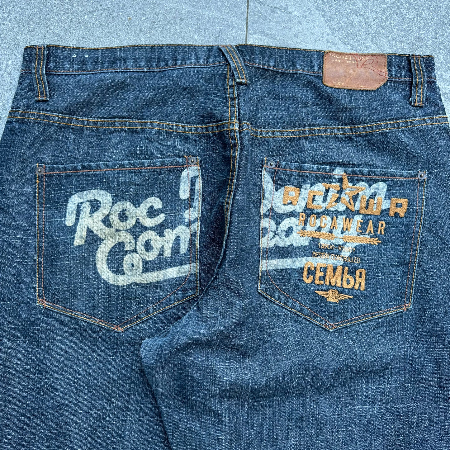 rocawear jeans - 38”