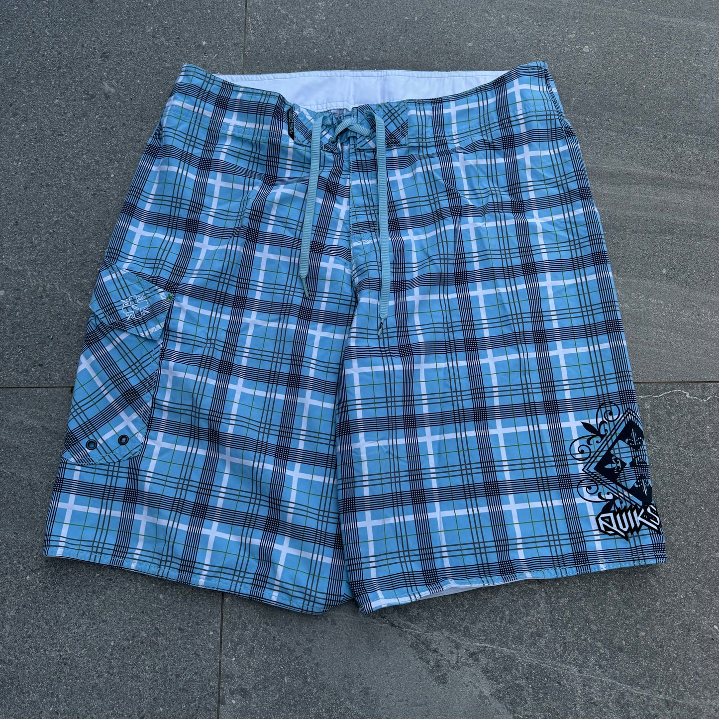 PEAKKK quiksilver boardies - 36x11.5”
