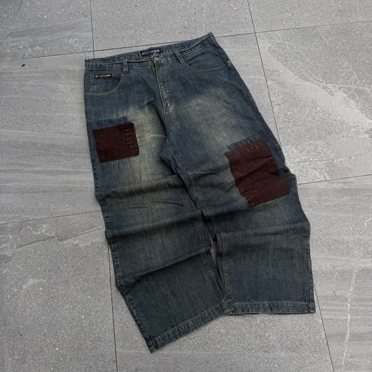fade on these is so mf sexy - 38x31”