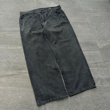 ecko faddddeeeeerz - 39x30”