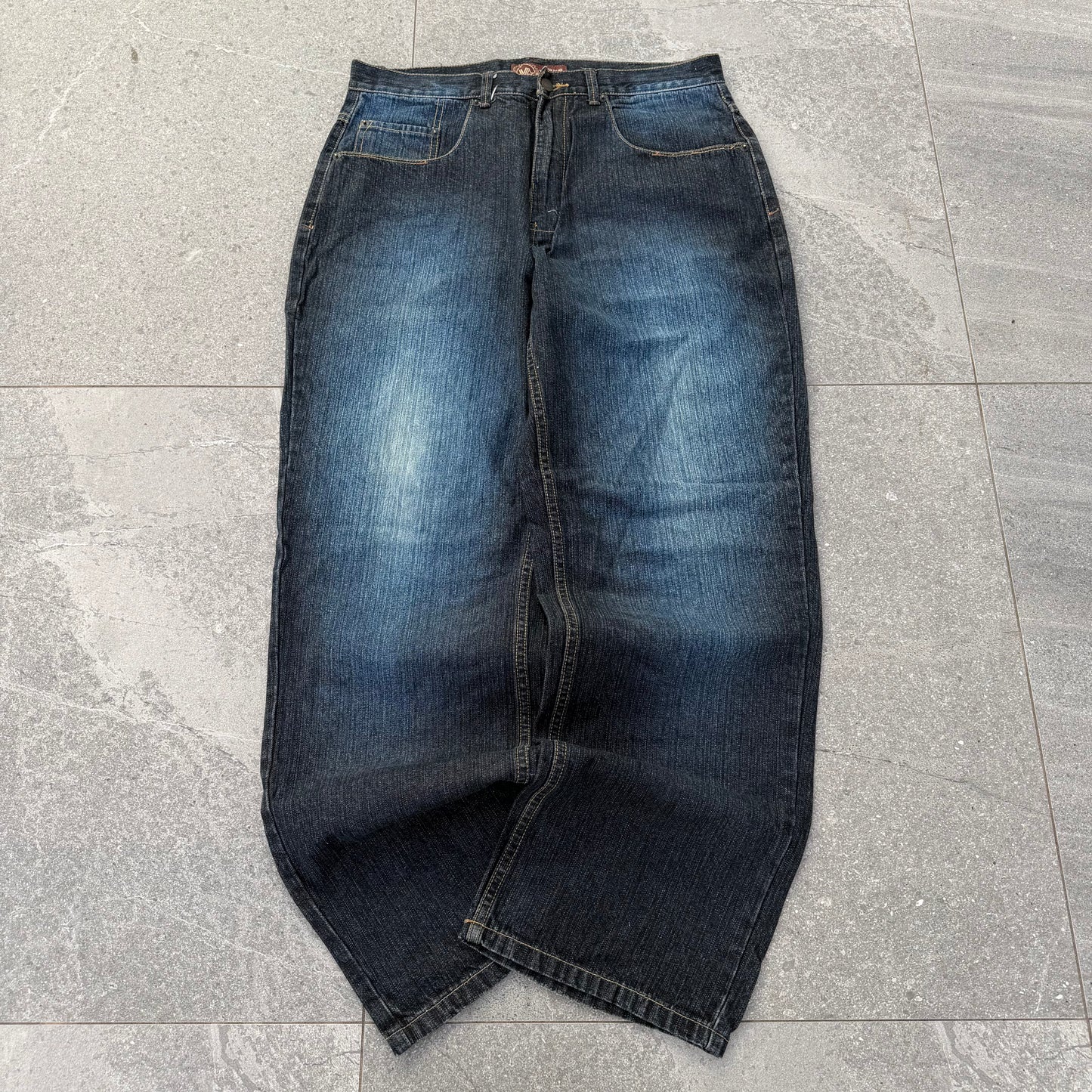indigo vibes blue fades - 33x31”