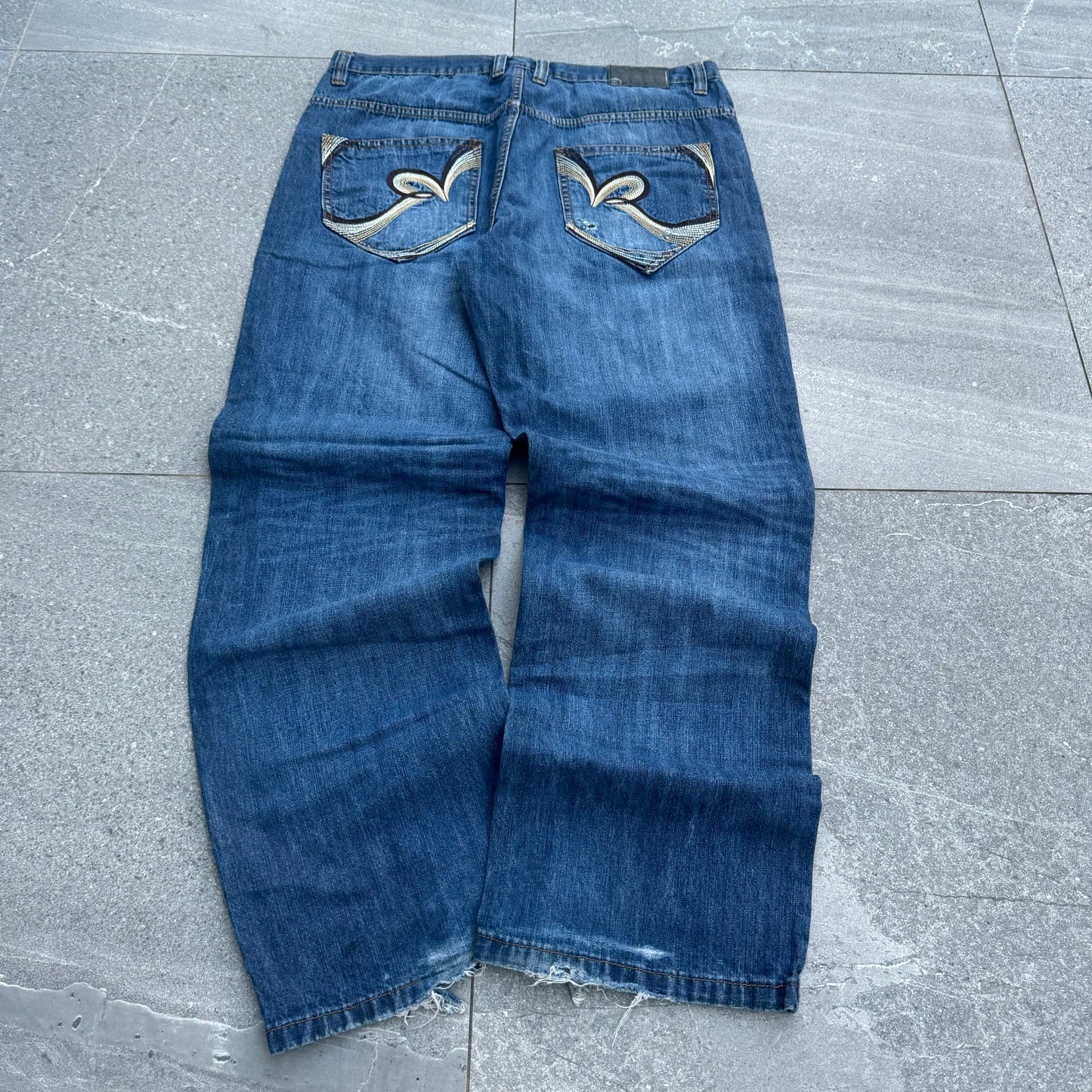 sexy rocawear - 37x33”