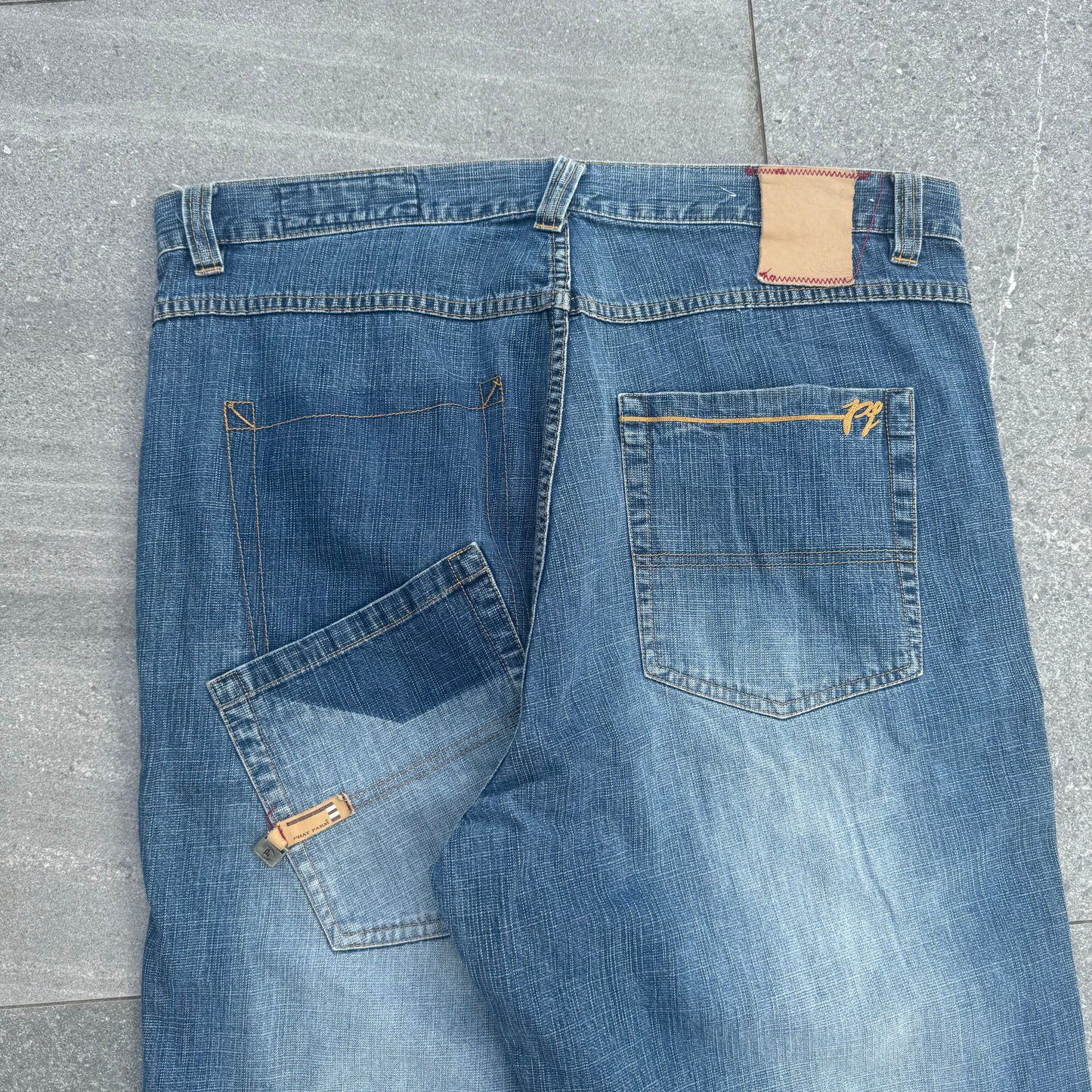 gangsta phat farms - 38x33”