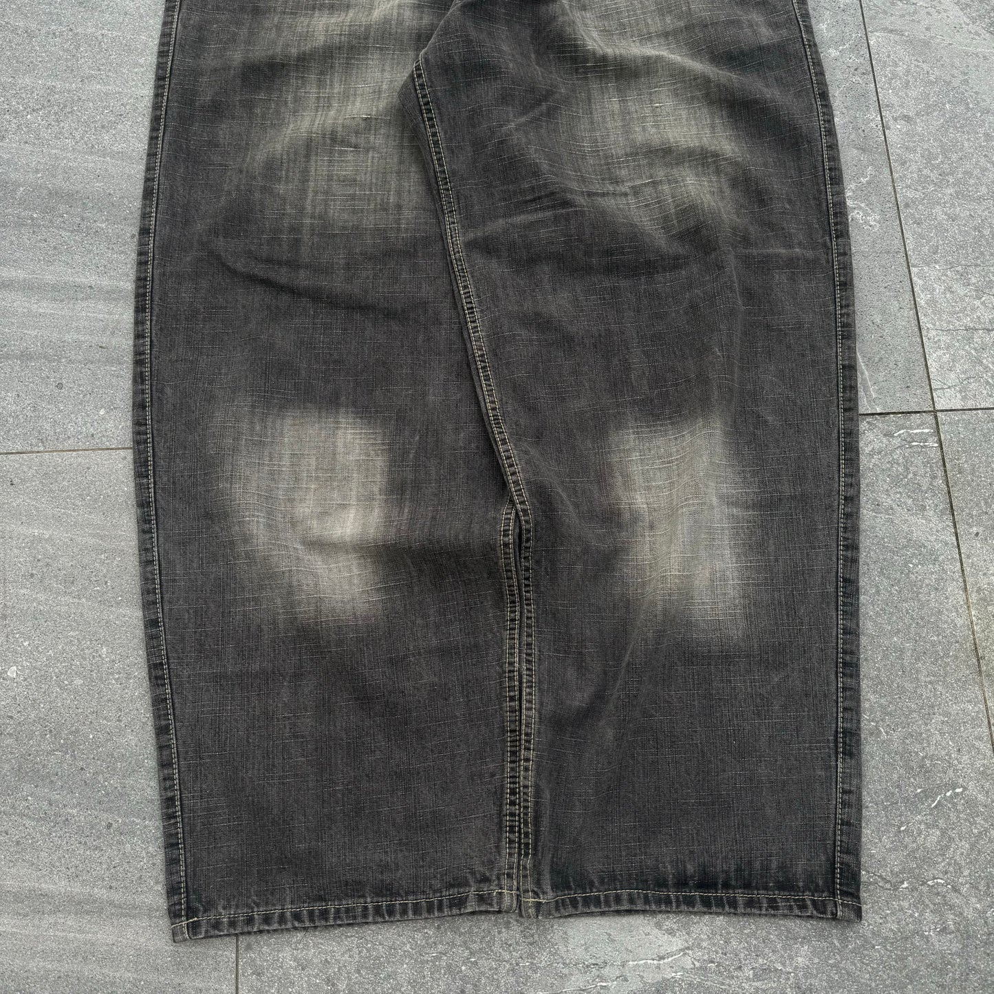 delf jeans - 42x32” (can fit most sizes tho)