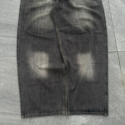 delf jeans - 42x32” (can fit most sizes tho)