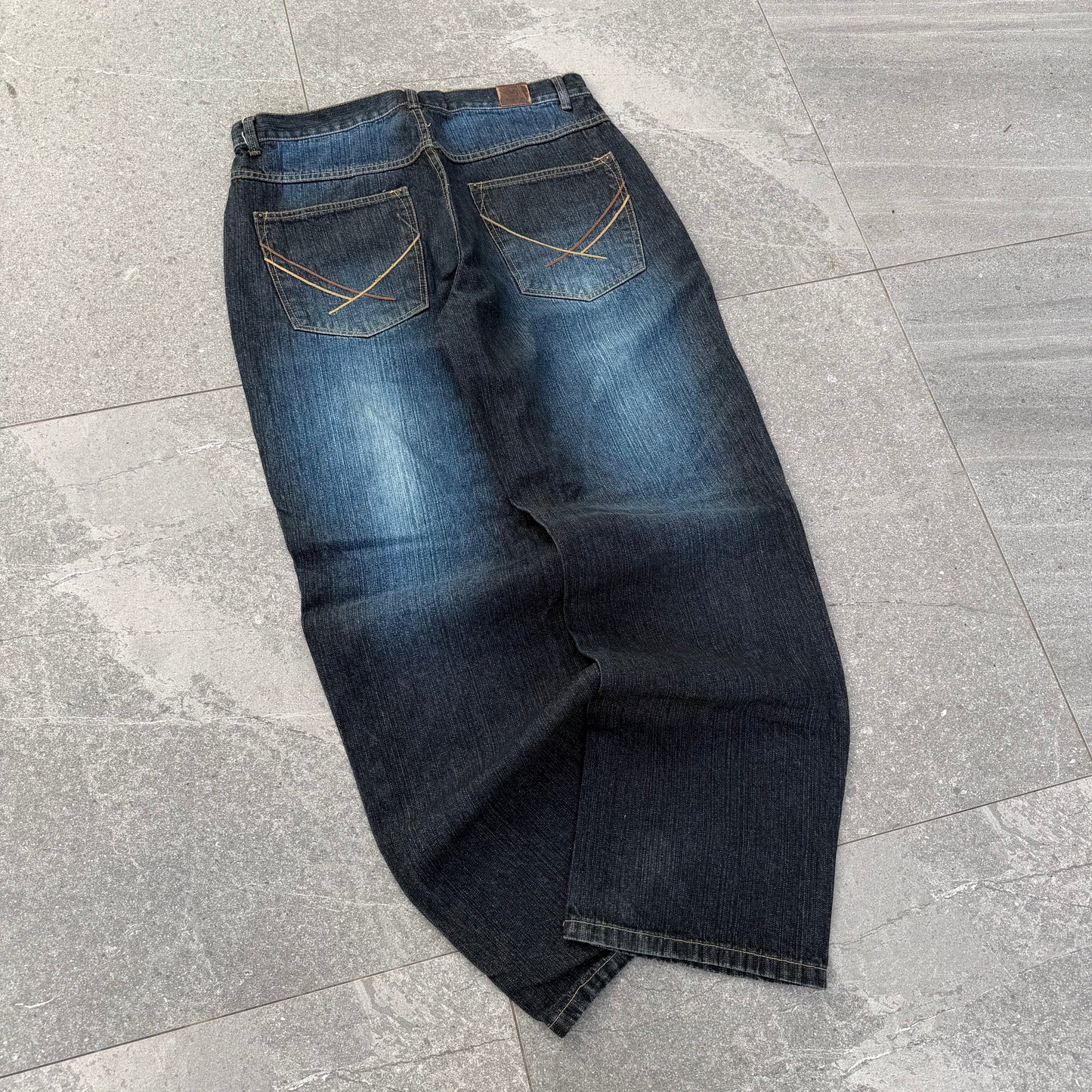indigo vibes blue fades - 33x31”