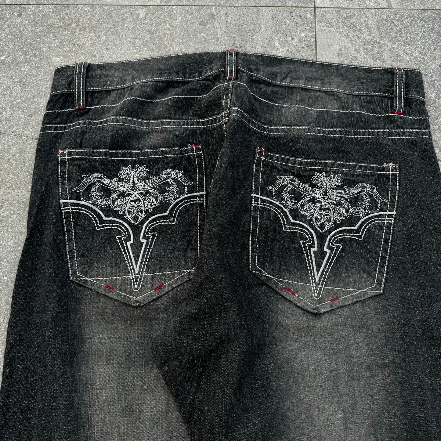 huge avirex jeans - 42x33”