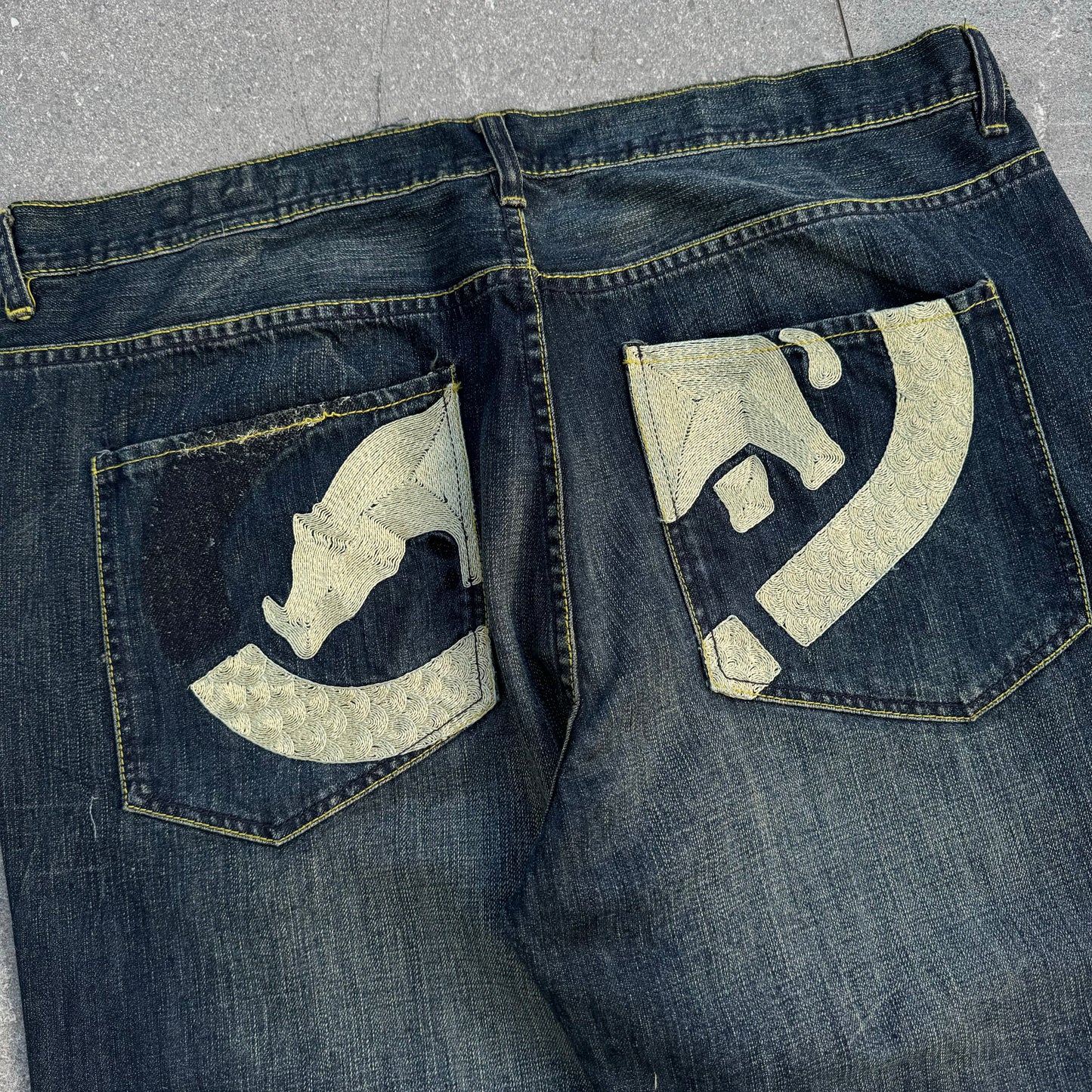 HUGEEE ecko jeans - 40x30”