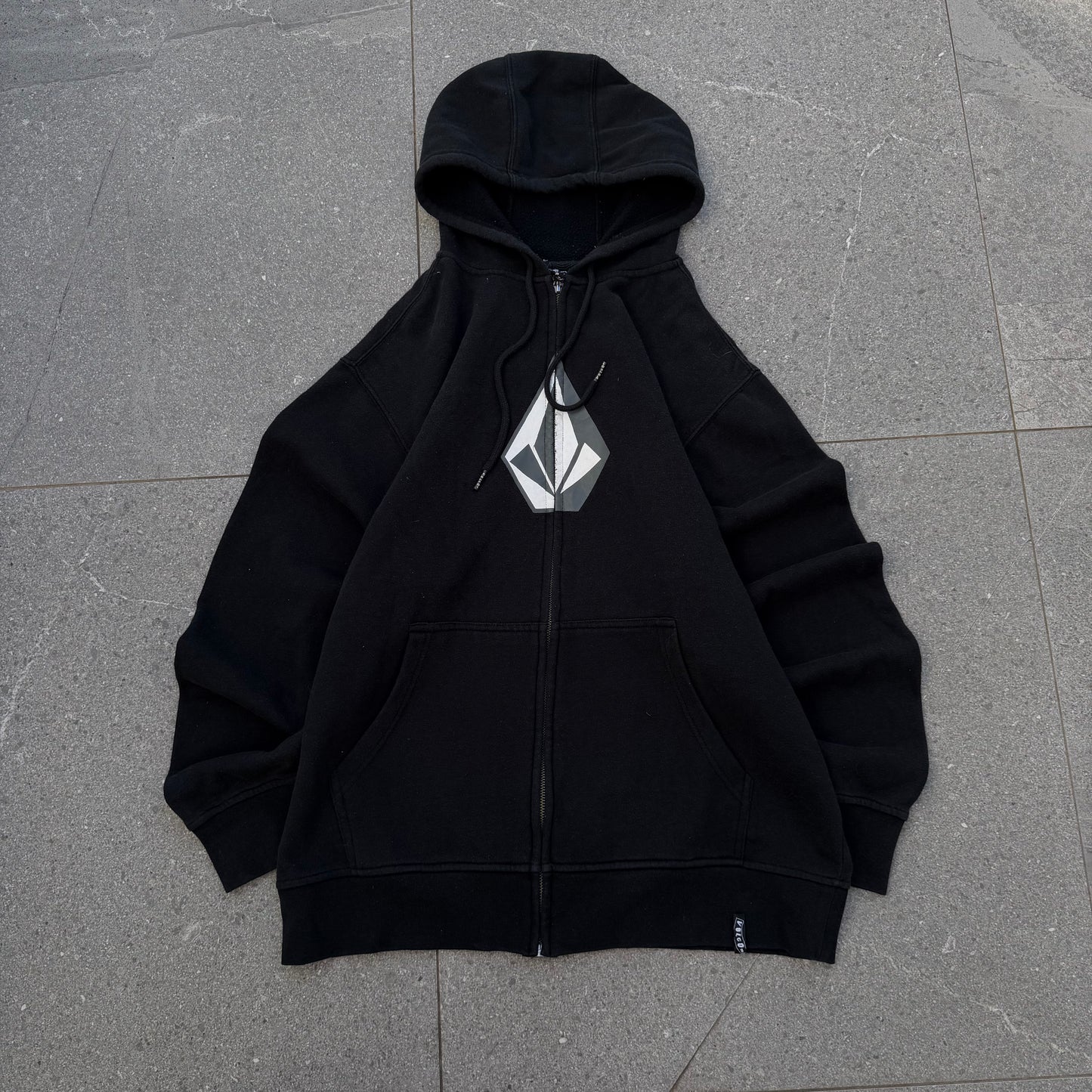 goated volcom fader - L