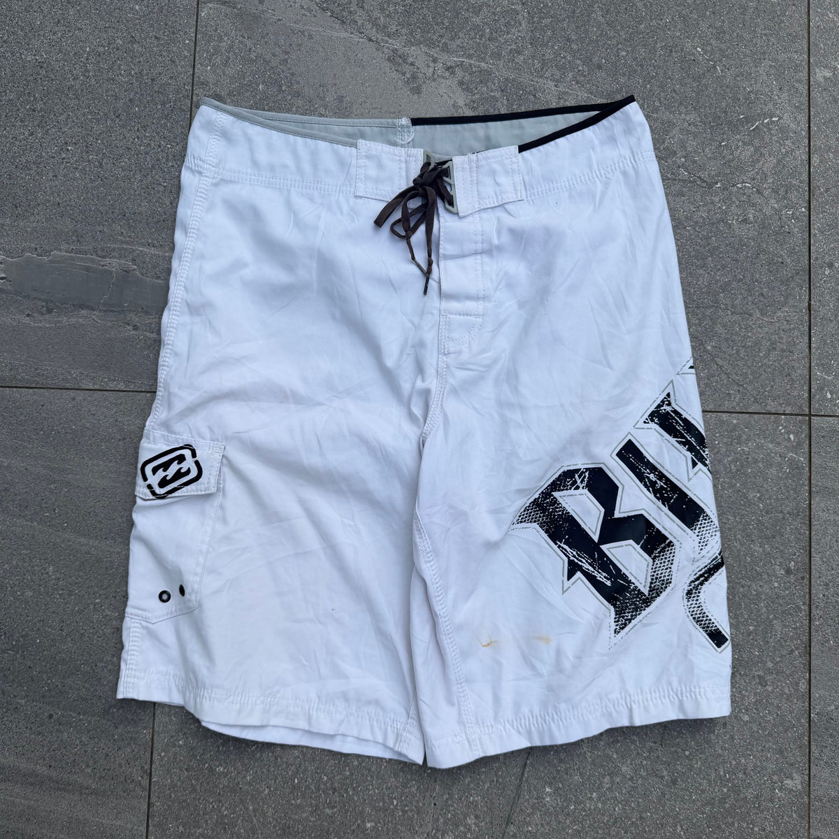 perfect long fit billabong boardies - 32”