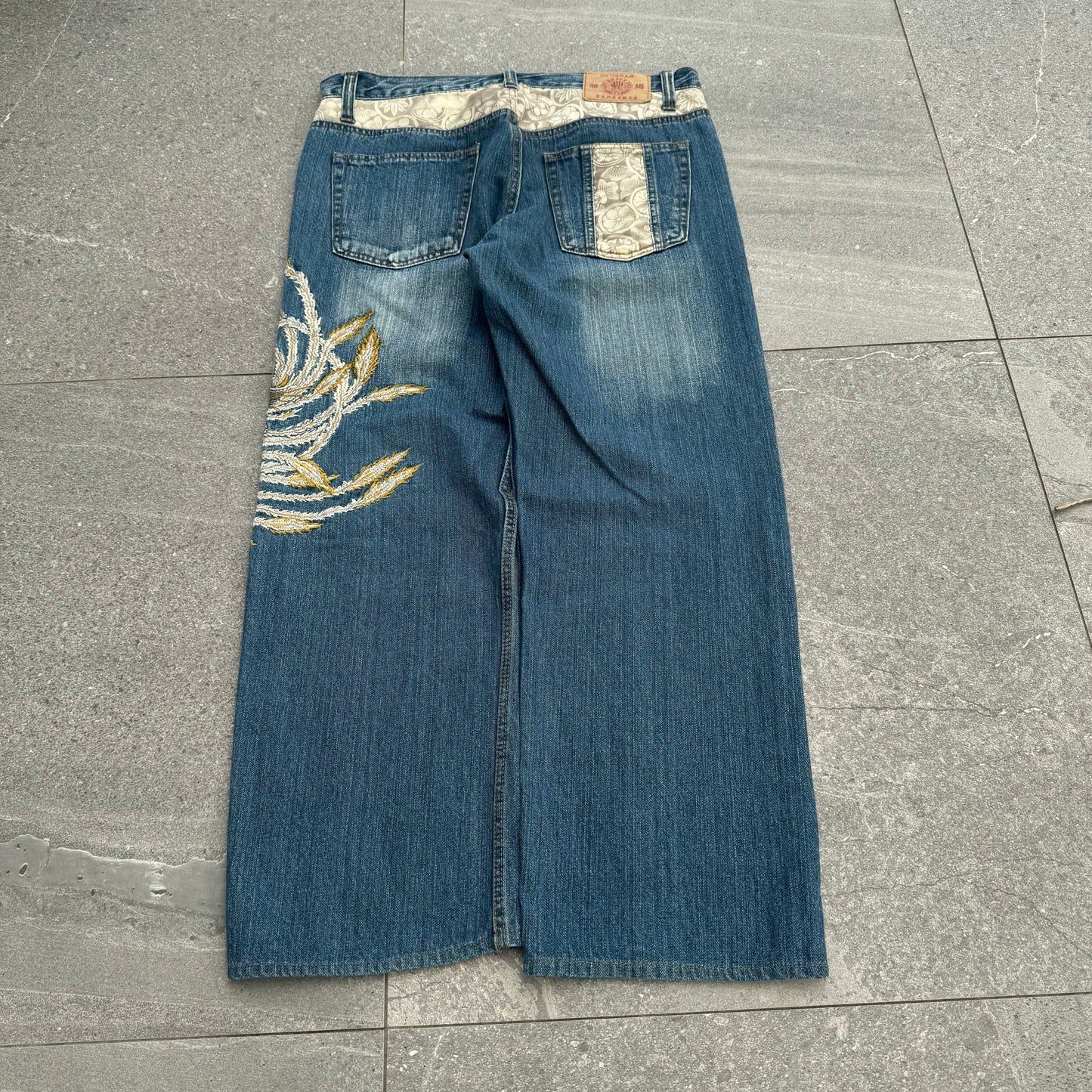 phoenix 🐦‍🔥 jeans - 34x29”