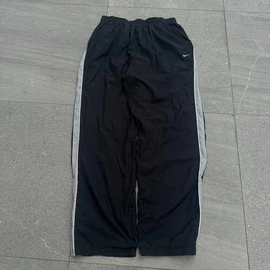 ignore the shit pics but this is the best pair of trackies out of the whole drop - XL (32-36”)