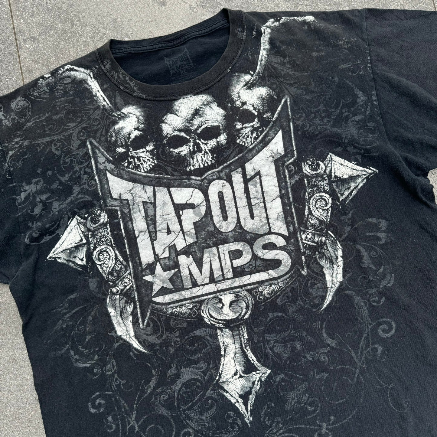 tapout skull tee - L
