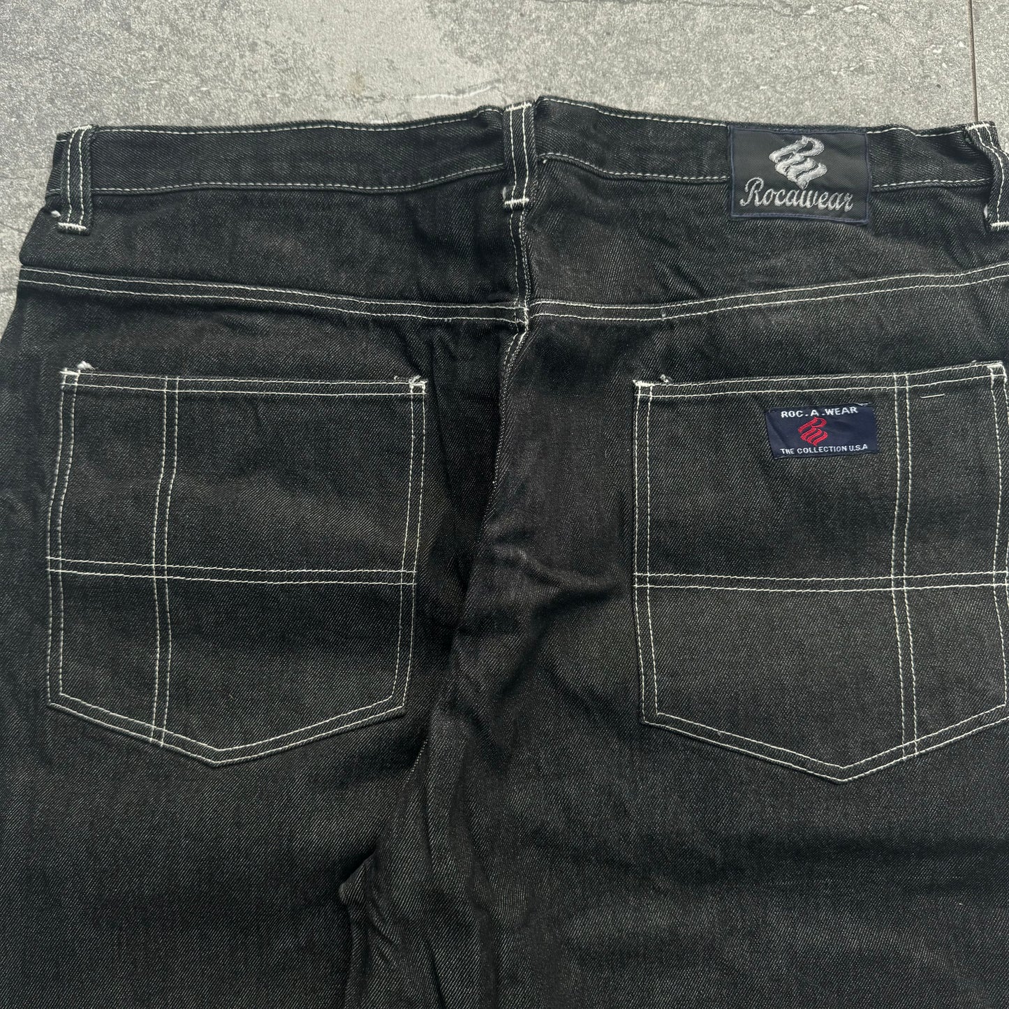 heavyweight rocawear jeans (so tuff) - 40x32”