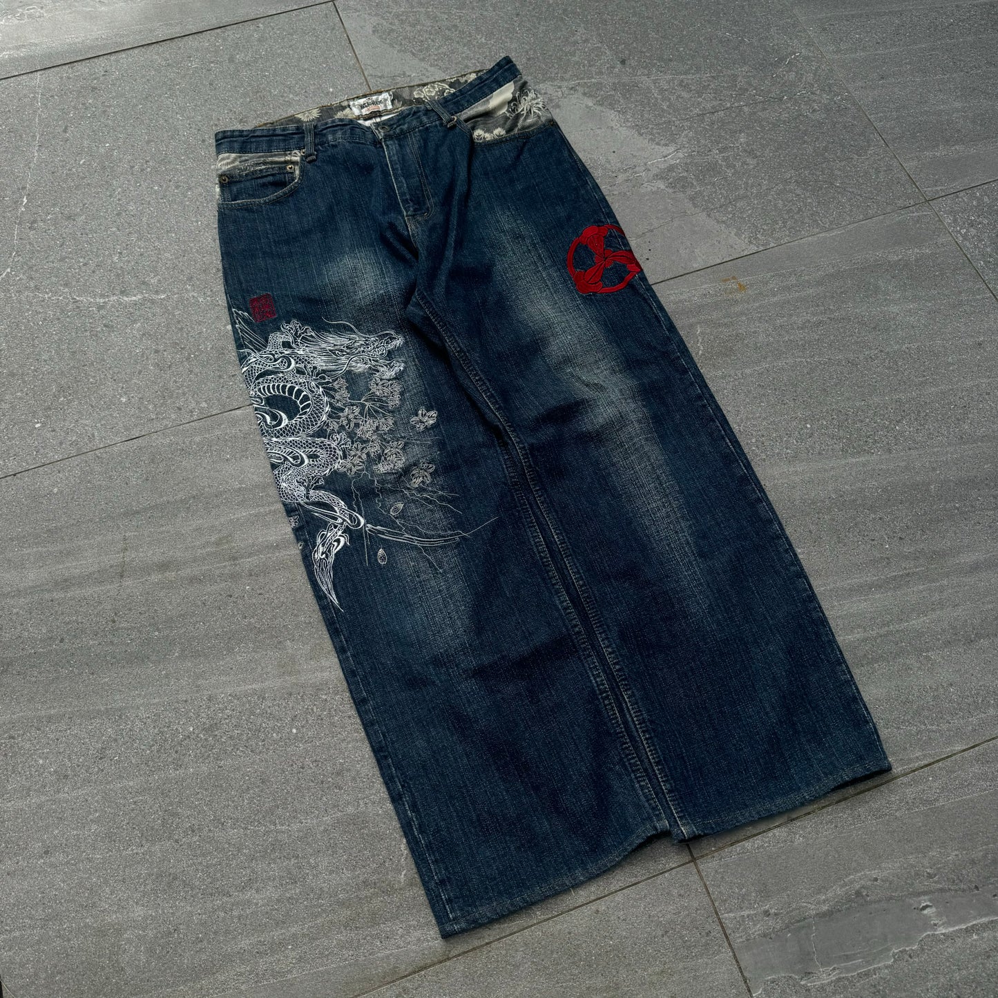 absolutely beautiful karakuri 32x28”