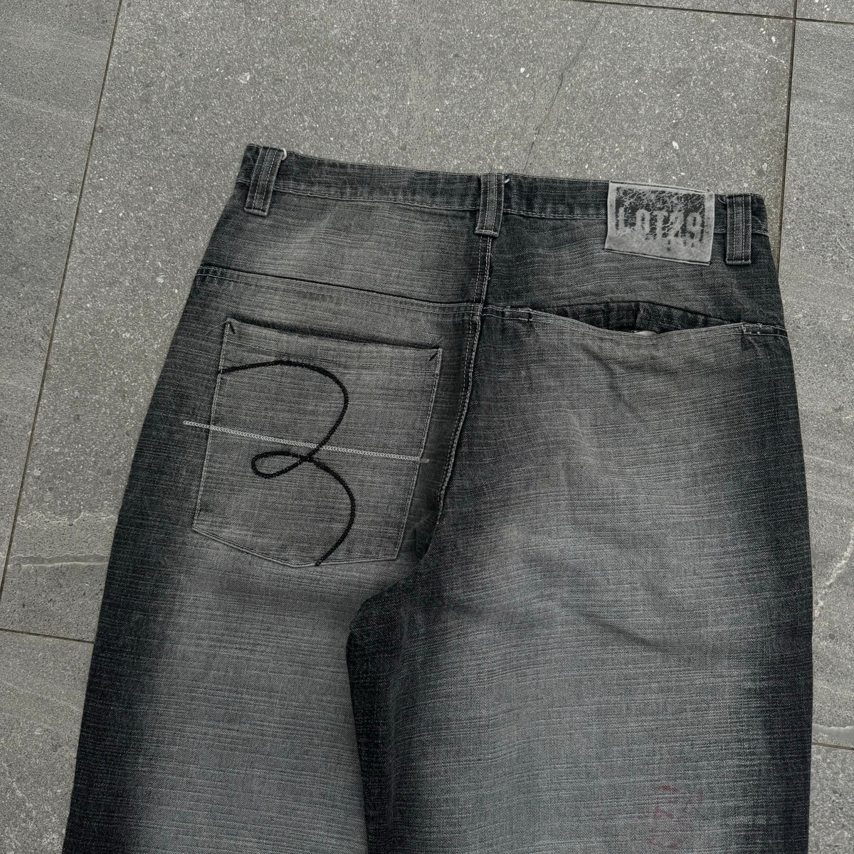 FUCK THWSE ARE HARD lot29 jeans - 36x33”