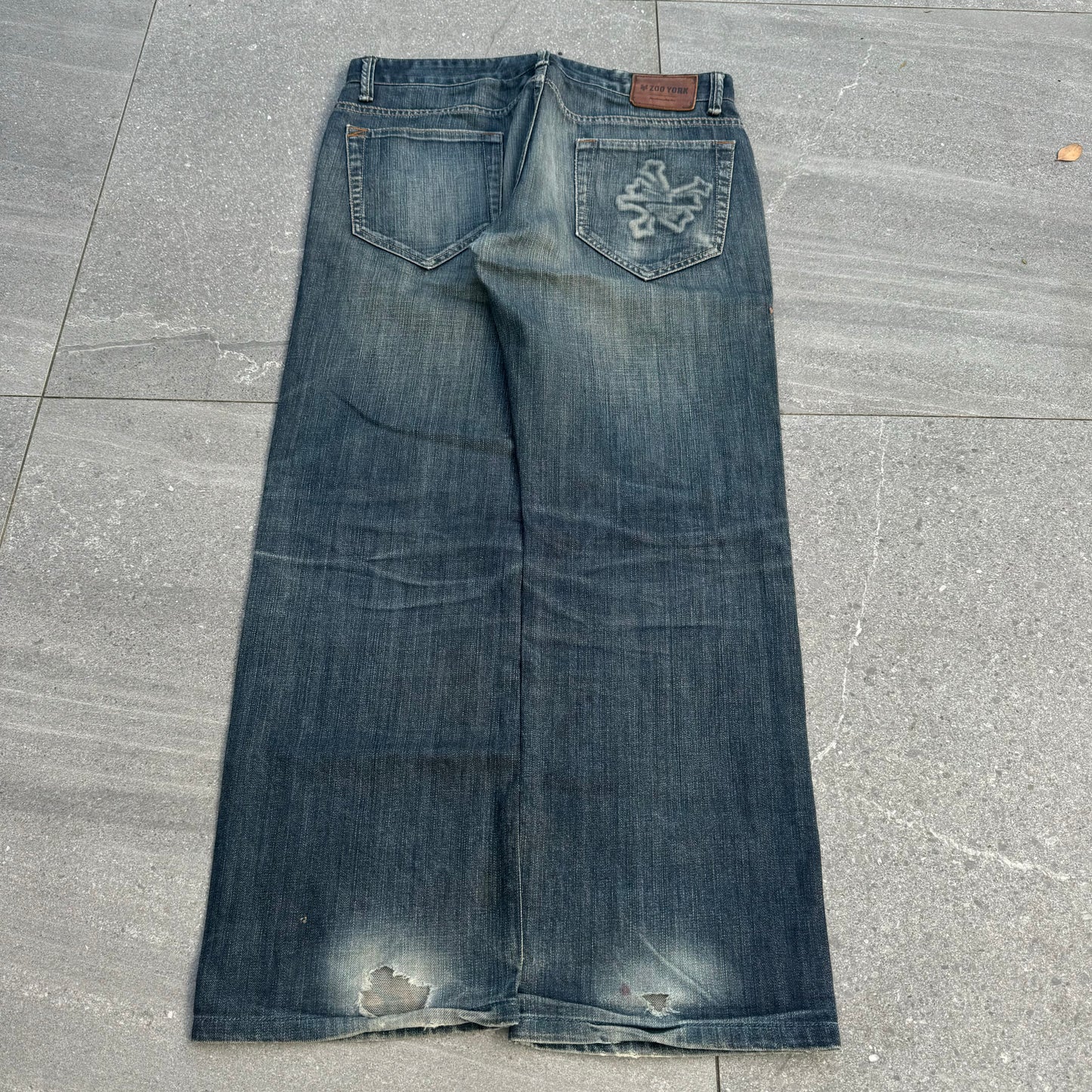 zoo york bootcut faders 😋 33x30”