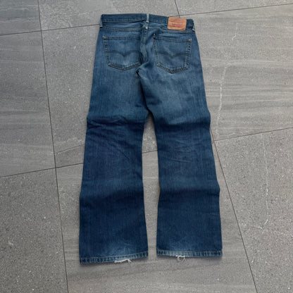 beautiful dark wash levi’s - 32x30”