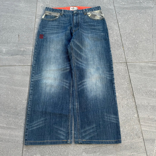 beautiful karakuri - 33x27” (38.5 outseam)
