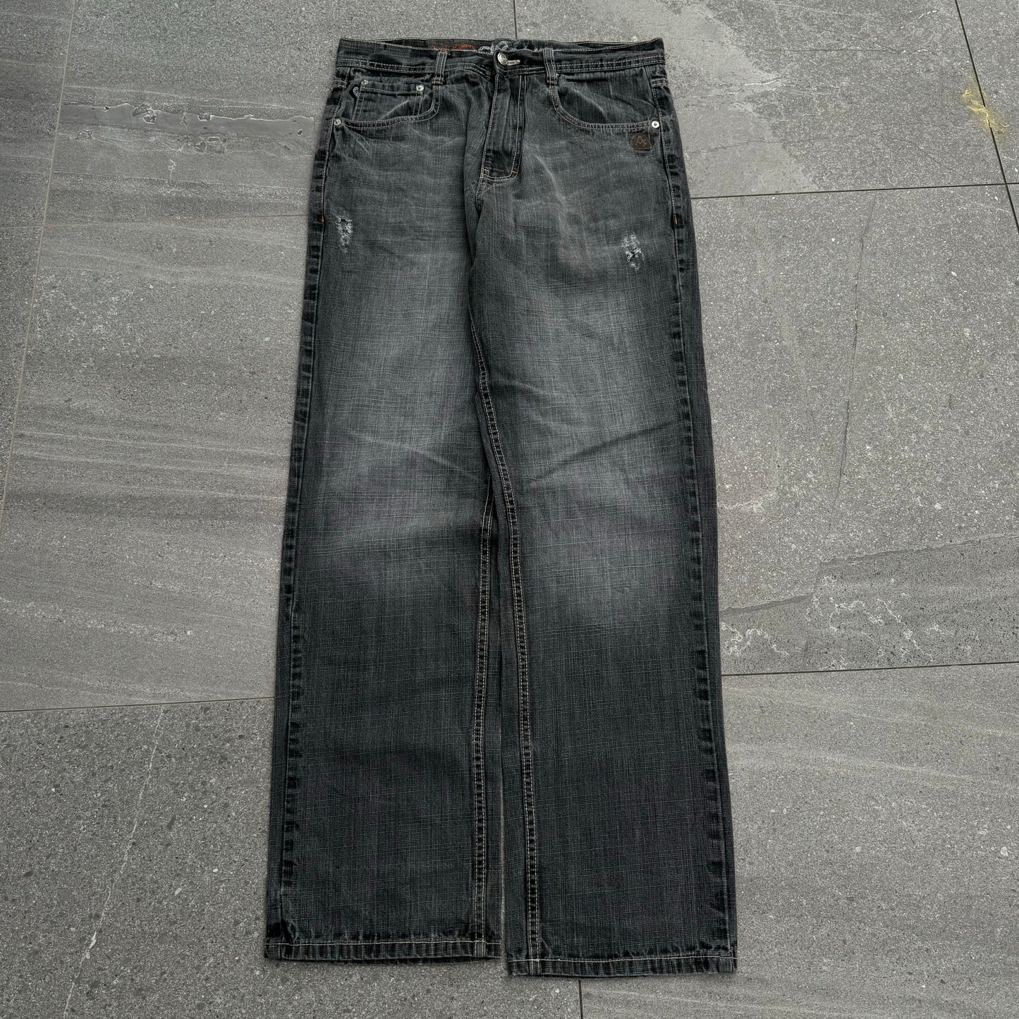 akademiks jeans - 32”