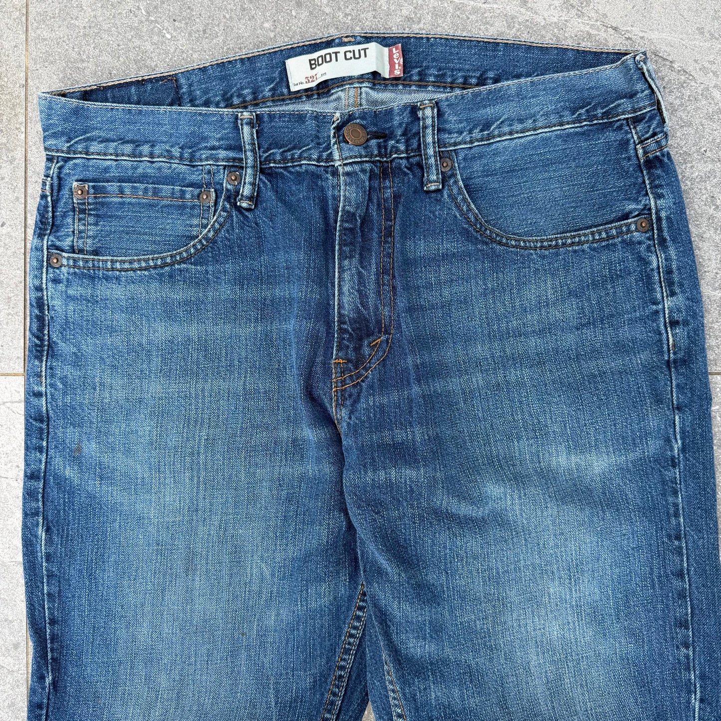 can’t go wrong with a pair of 527 bootcuts - 34x30