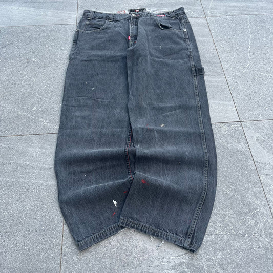 ecko carpenters - 38x30”