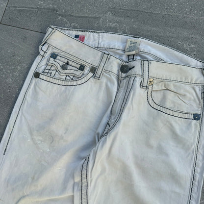 white trueyz - 36x31”