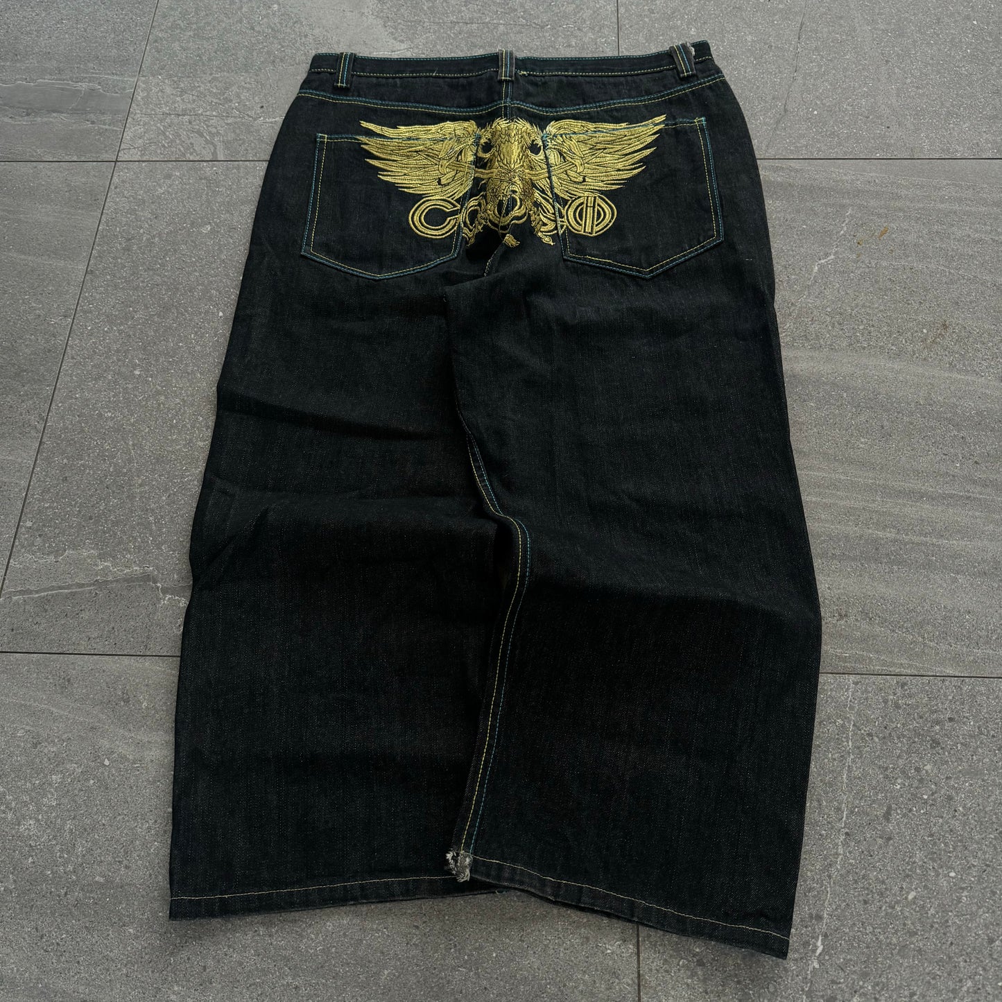 hugeeeee winged coogis - 38x27” (not too short i promise)